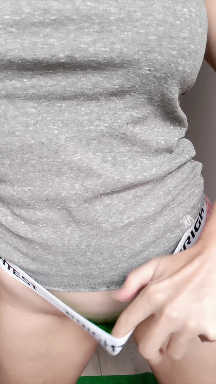 FrauleinP: 뜨겁고 젖은 팬티가 너무 흥분!!