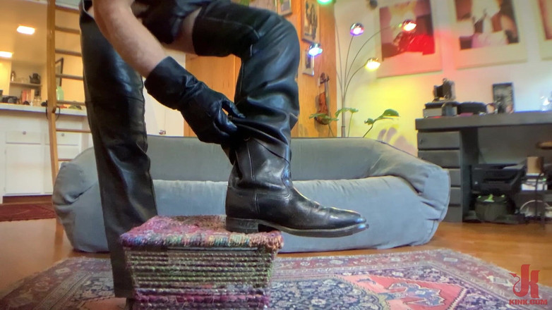 Kinky Bites Gay: C’est l’heure de l’alimentation avec Logan Stevens