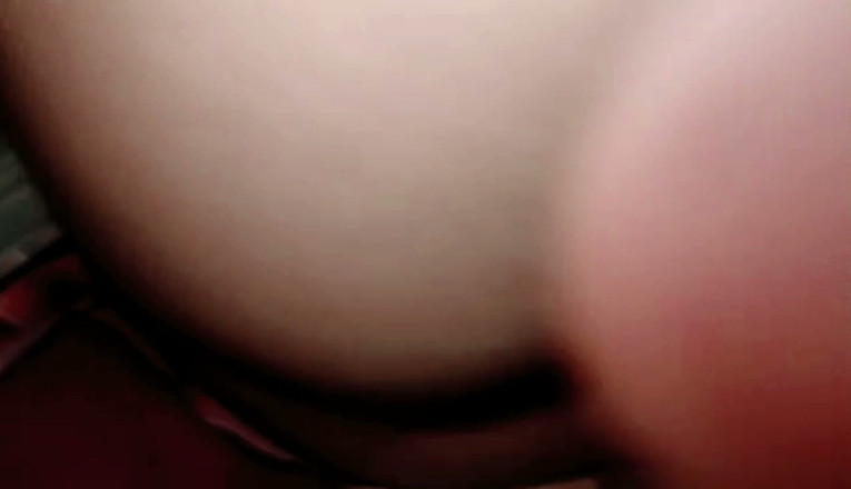 Astriana88: นอกสายฝน เย็ดกับลูกเลี้ยงสาวขี้เหงา