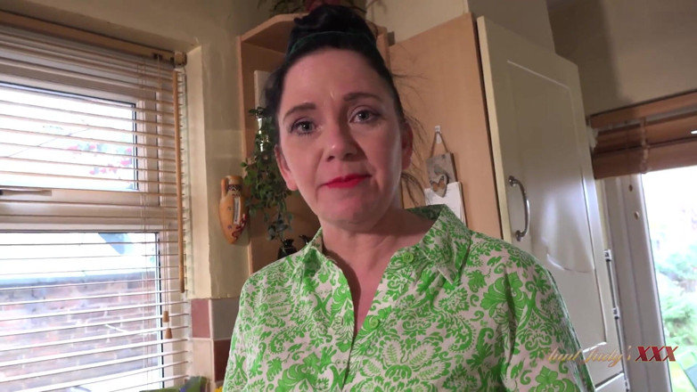 Aunt Judy's XXX: AuntjudysXXX - La tua casalinga formosa milf Irlandese succhia il tuo...