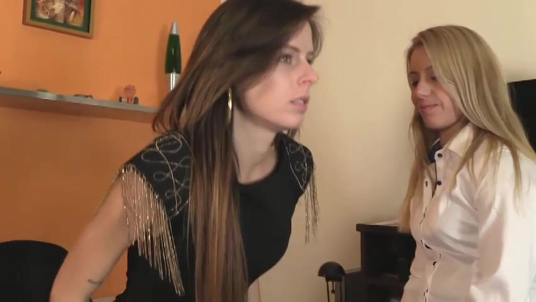 FemDorado: The Sexy Sex-Retary