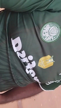 บนถนนยังใส่เสื้อผ้าอยู่ หลังจบเกม