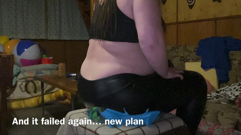 BeachBallsDuo: Weve brak een tafel! Koppel van 190 kg versus 9 grote beachballen,...