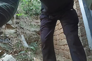 Gangbang straight: 軍事インドの少年放尿