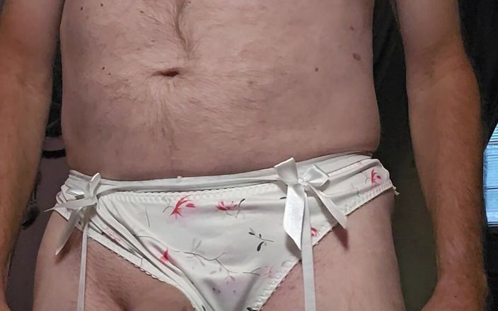 Fantasies in Lingerie: 待望のリリース。楽しむ