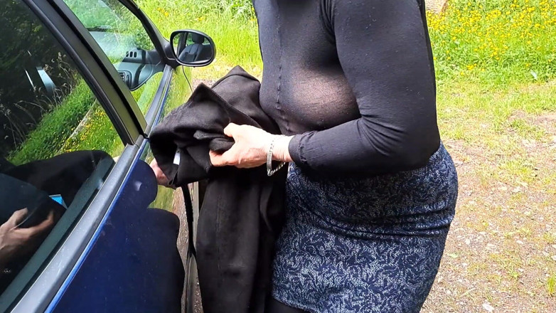 Sandra Falkenhauer: Enjoying Driving and Masturbate