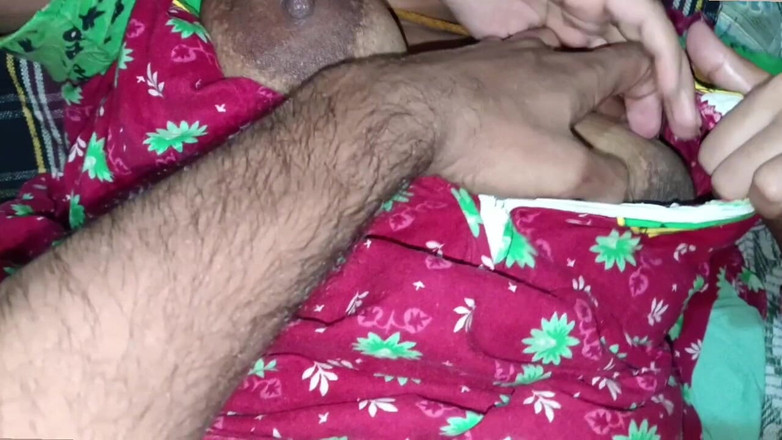 Mami4711: Il fratellastro mi scopa la figa molto stretta