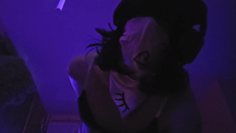ALISA_XxX_: La sessione di deepthroat lascia la bocca completamente cruda di