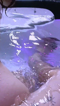 Cât de delicios când mă fuți în Jacuzzy