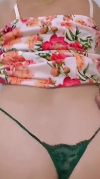 Me quedo en la cama y fue follada por mi hijastro - gran culo milf pt 2