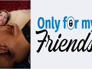 Only for my Friends: Порно кастинг Brooke Adams с 18-летней свиньей с двумя взедливыми маленькими сиськами обожает, когда их включают секс-игрушки