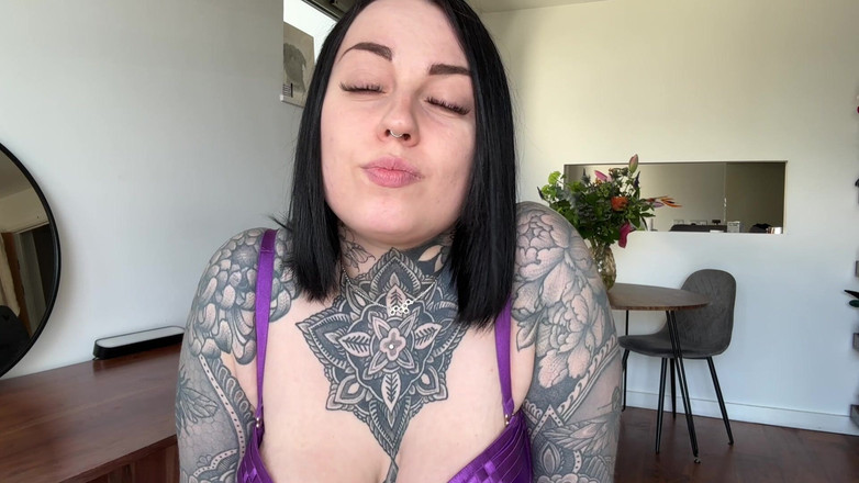 Miss Valentina: Jeu de coaching masturbatoire risqué