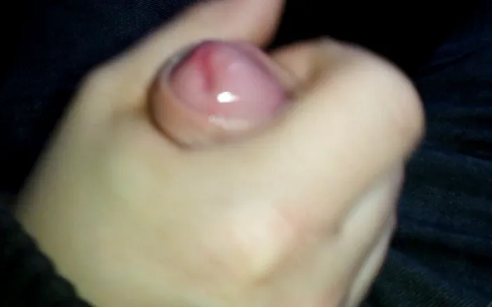 Caralia Deluxe: I give you a hot handjob