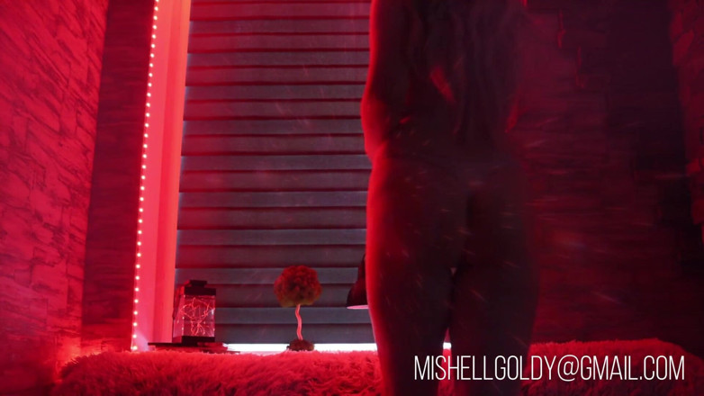 Goddess Misha Goldy: Mesmerizing finJOI! Stroke that tribute button for me and cum!