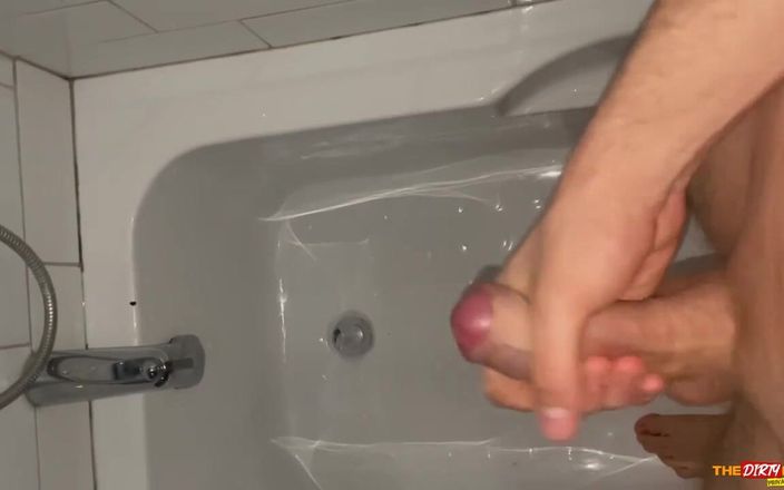 DirtyAndyPrivate: Schnell handjob in der badewanne