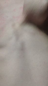 Titplay Med Att Klämma Mina Små Bröst Och Bröstvårtor