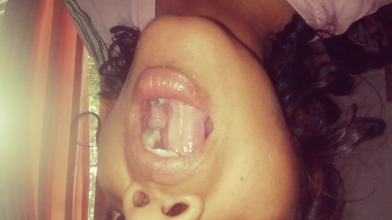 Tina Baby: Fiica vitregă nu are rușine pentru pula tatălui vitreg