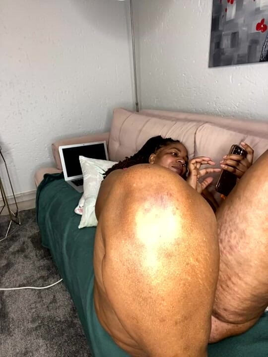 Big black clapping booties: Jack off to Extremely Great, epizoda 1021