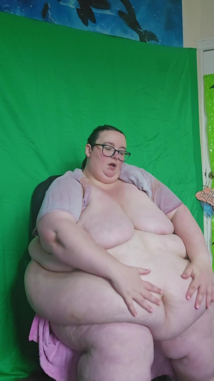 SSBBWLadyBrads: Awek montel super saiz selepas mandi jisim sensual