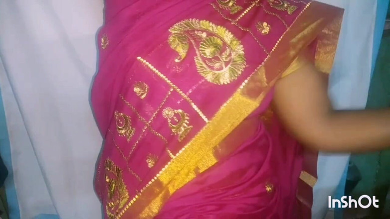 Desi Sathiya: Bà nội trợ tamil saree mông to đụ trong làng