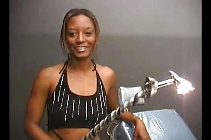 Homegrown Solo Babe: Nympho Natalie rides the fuck machine