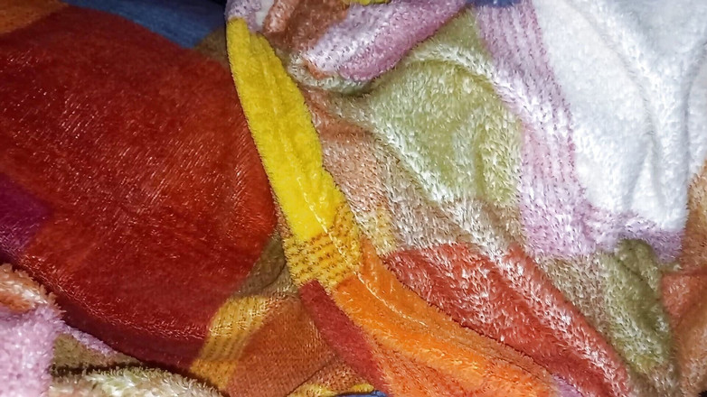 Martin13: 耸人听闻！家里的继女开始和她的继父非常激烈地做爱