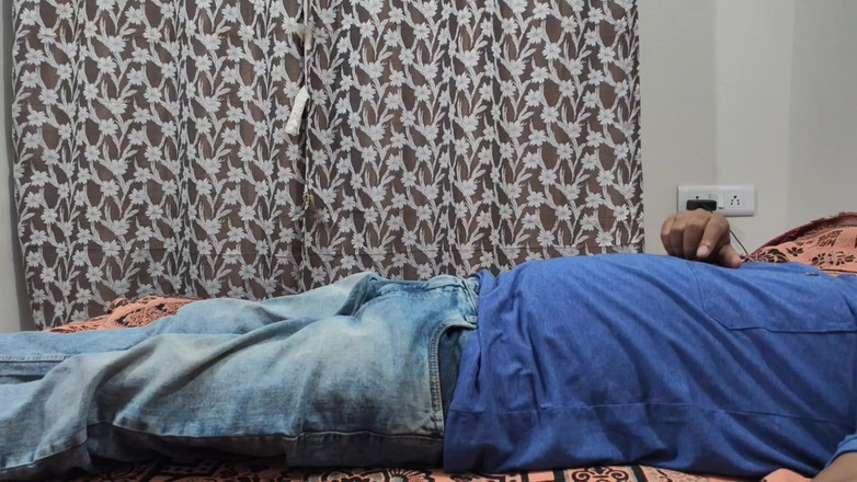 Mumbai Ashu: Büyük memeli büyük götlü yenge maan devar tarafından soyunuyor ve...