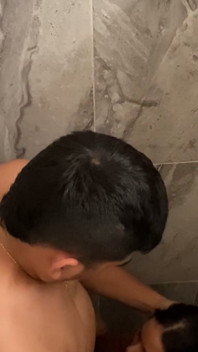 Seduco Il Mio Coinquilino E Ho Un Grosso Sperma Sul Seno - Pronoiamey