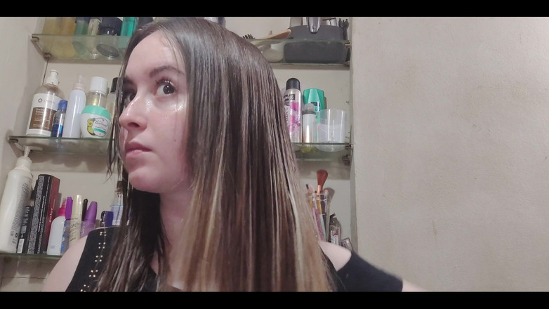 RavenHearth666VIP: Asciugami i capelli. Adoro come va da bagnato a secco...