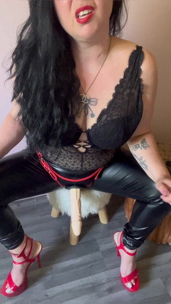 Maitresse Clara: मैं तुम्हारे लिए बहुत अच्छा हूँ