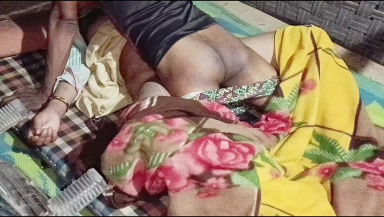 Indian sex2: Hintli üvey kız kardeşle bütün gece seks