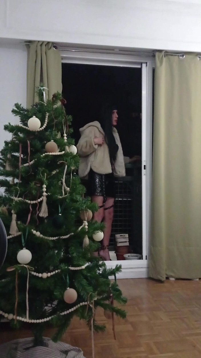 Penelopene27: Exhibitionistisk crossdresser