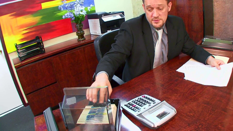 Office Sluts: A pecorina cazzo segretaria bruna troia con tette enormi ottiene...