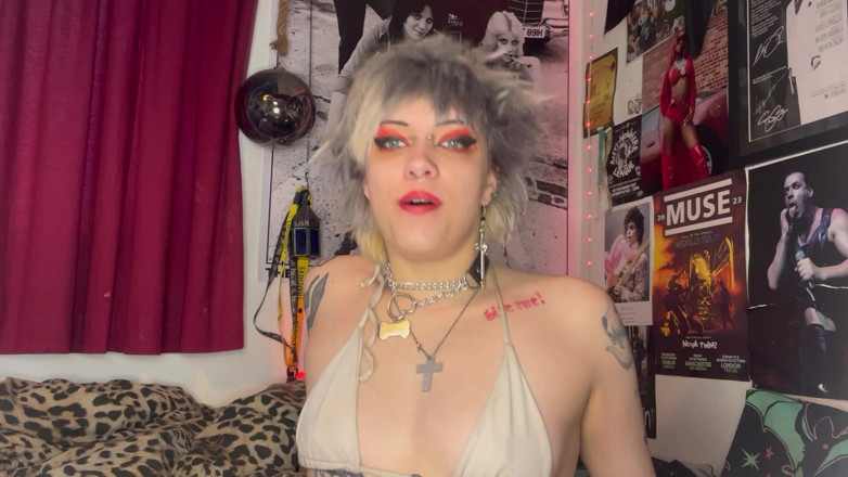 Glitterqueen1999: Mondtour rood lippenstift gothic meisje