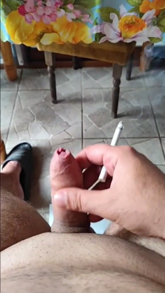 Z Z BG: Male Masturbating Home Alone