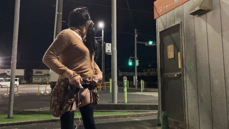 megu2002: Instrukcja od trenera nr 6 Masturbacja ekspozycji na parkingu przed sklepem