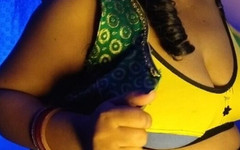 HotGirl21: Sexy smyslná bhabhi dívka plní svou sexuální touhu otevřením oblečení,...