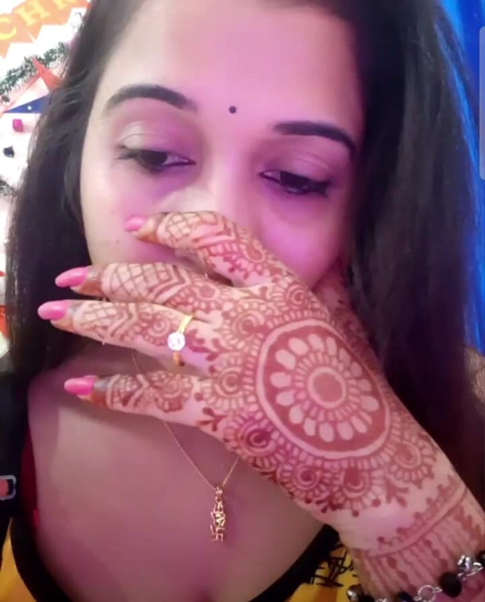Kanchan devi: Intelligente bhabi duro pompaggio di figa durante videochiamata
