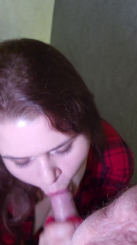 Sex with a Curvy Redheaded MILF and a Creampie in Her Pussy