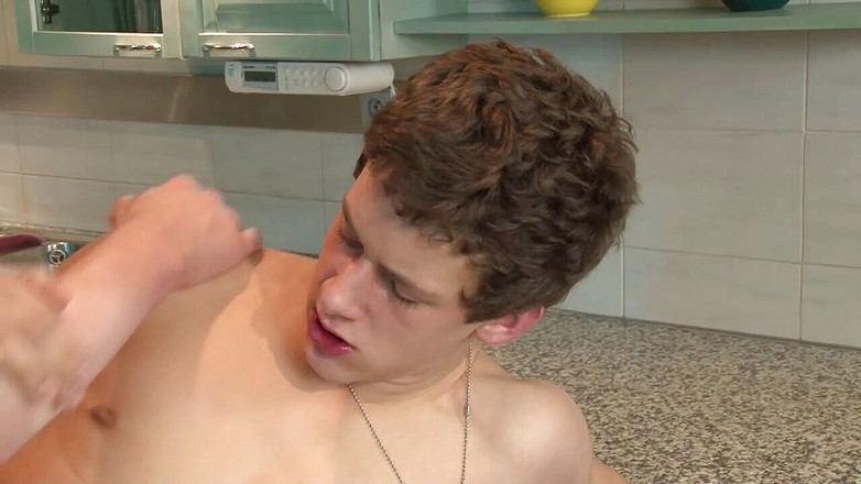 Gay X: Orgasme anal profond - (pas de préservatif)