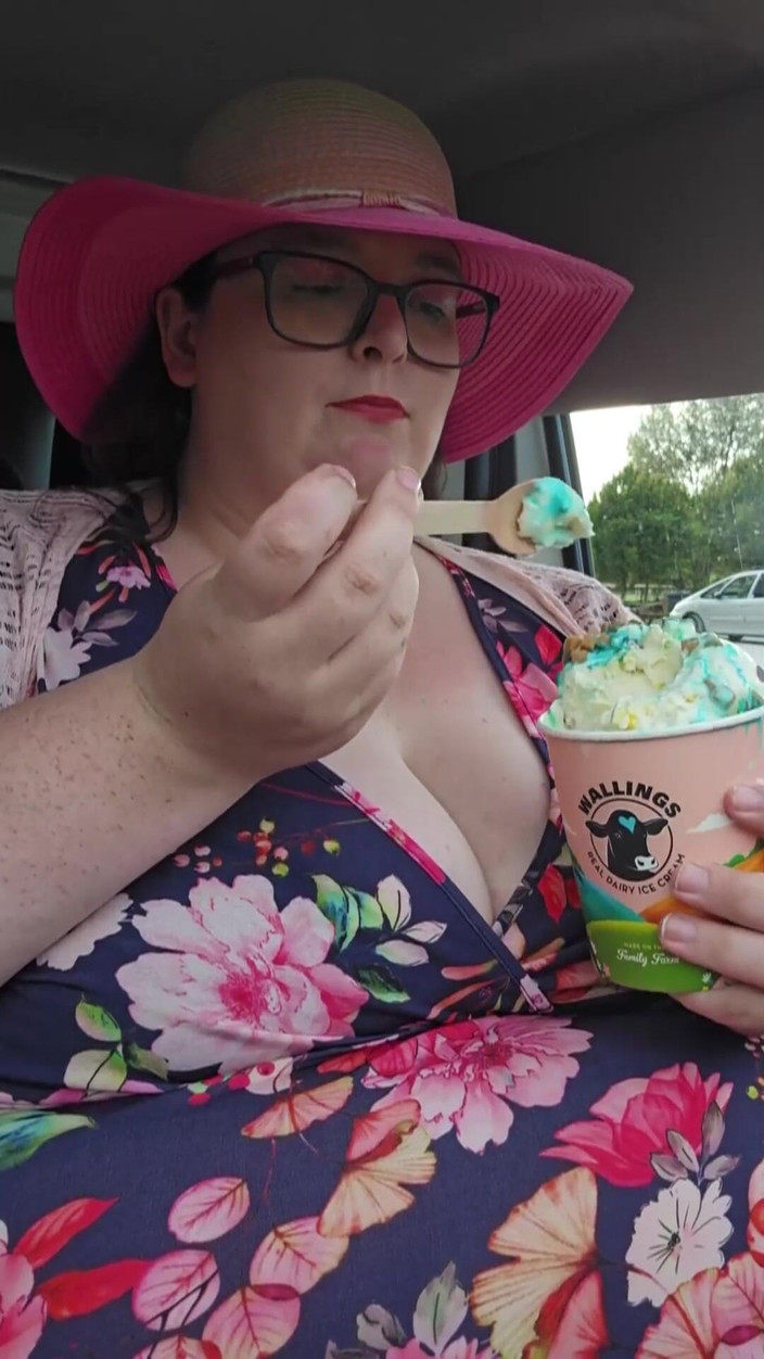SSBBWLadyBrads: Snězme zmrzlinu