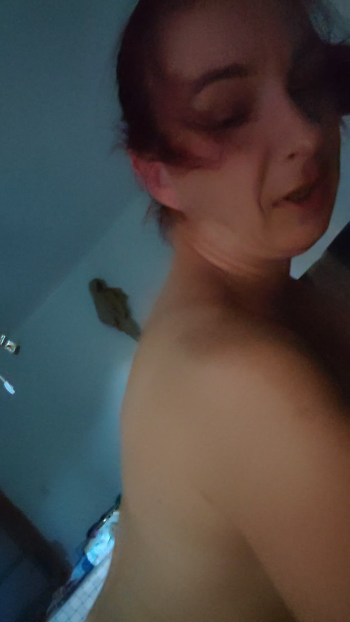 JelaiBora: Seksowna serbska milf najeżdża na mojego kutasa jak prawdziwa kowboj