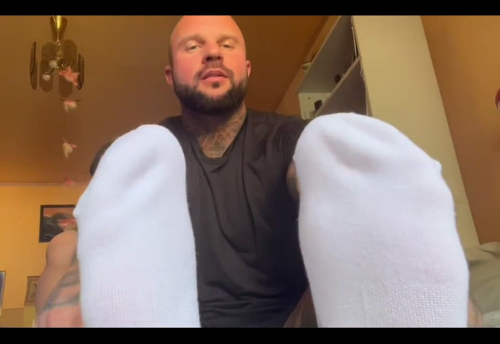 Jasons feet: 你喜欢穿袜子的足交？还是赤脚？还是两者兼而有之？