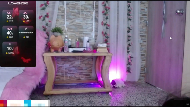 Saray_cute_: Fată drăguță latino goală care se și se masturbează în camera ei în...