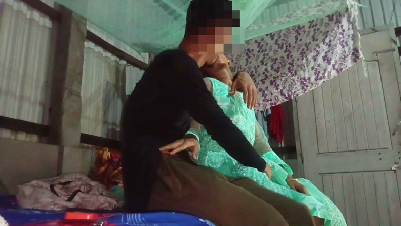 Tip_top_mall: 印度德西村 18+ 少女被她的情人狠操