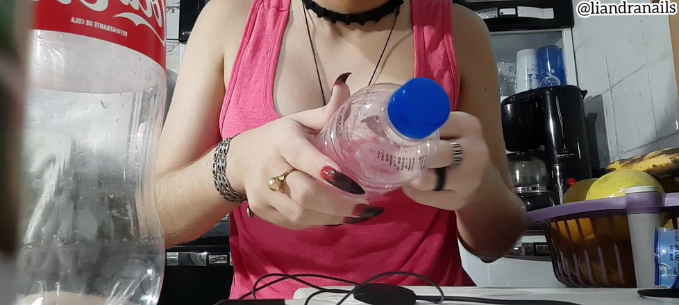 Goddess Li: Móng tay mạnh mẽ