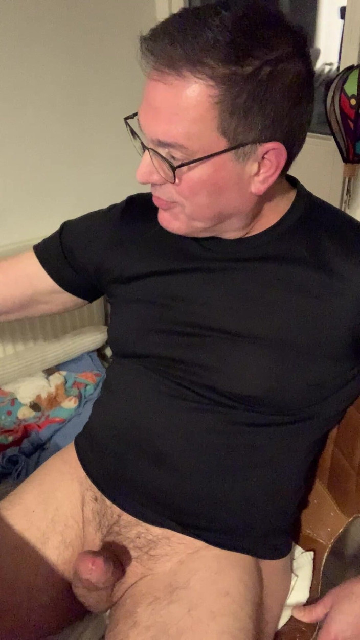 TJenner: Jerking--off Before Bed at the Table. Nice Ogasm