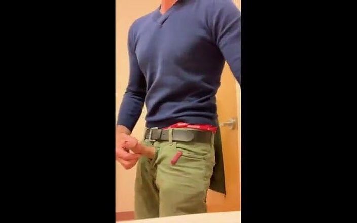 Tjenner: Hollister boxers में बाथरूम में लंड हिलाना और वीर्य निकालना