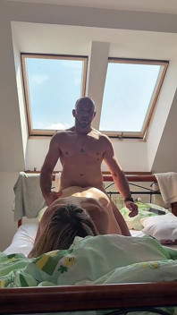 Fodendo forte no sótão. Aventura de Férias
