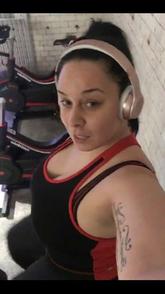 Anastasia Lux: Träna på gymmet ... Cardio före vikter och Ja jag tränar 5...